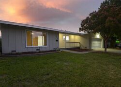  Mccombs Dr, Merced CA
