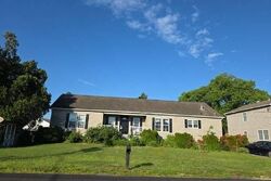 Pre-foreclosure in  Inman Ave Riverton, NJ 08077