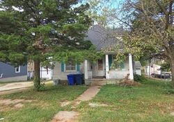 Pre-foreclosure in  S Lakeview Ave Kewanee, IL 61443