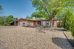 Pre-foreclosure in  8th Pl Lubbock, TX 79416