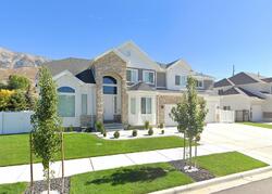 Pre-foreclosure in  N Edgewood Cir Provo, UT 84604
