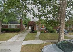 Pre-foreclosure in  Mallina St Grosse Pointe, MI 48236