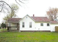  N Logan St, New Holland IL