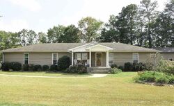 Pre-foreclosure in  Cedar Cir Gadsden, AL 35907
