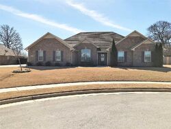 Pre-foreclosure in  Summerfield Dr Athens, AL 35613
