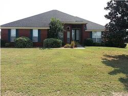 Pre-foreclosure in  Cobblestone Way Deatsville, AL 36022