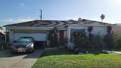 Pre-foreclosure in  N BROADACRES AVE Compton, CA 90220
