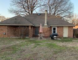Pre-foreclosure in  Willow Glen Dr Montgomery, AL 36117
