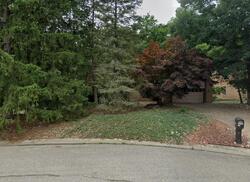 Pre-foreclosure in  Far Ravine Ct West Bloomfield, MI 48323