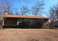 Pre-foreclosure in  E Lakeview Benton, AR 72015