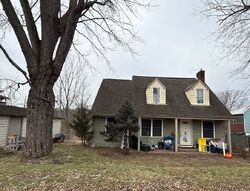 Pre-foreclosure in  ROYAL AVE Coraopolis, PA 15108