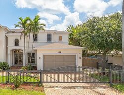 Pre-foreclosure in  Ne Wavecrest Ct Boca Raton, FL 33432