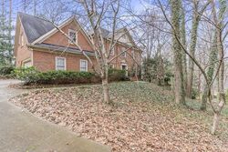 Pre-foreclosure in  Mossy Way Nw Kennesaw, GA 30152