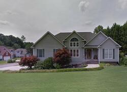 Pre-foreclosure in  Quince Ln Nw Acworth, GA 30101