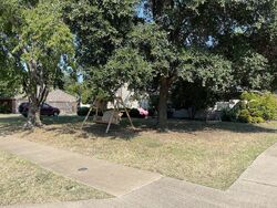 Pre-foreclosure in  Hyacinth Ln Dallas, TX 75252