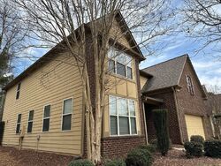 Pre-foreclosure in  Fallen Oak Dr Buford, GA 30519