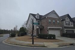 Pre-foreclosure in  Harlond Way Suwanee, GA 30024