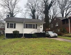 Pre-foreclosure in  Elbridge Dr Nw Atlanta, GA 30318