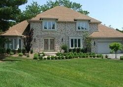 Pre-foreclosure in  S Knoll Ct West Bloomfield, MI 48323