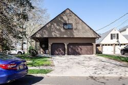 Pre-foreclosure in  Oaklawn Ave Oaklyn, NJ 08107
