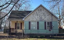  W Waverly St, Virden IL