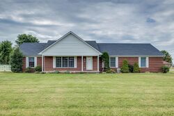Pre-foreclosure in  Larry Ln Shepherdsville, KY 40165