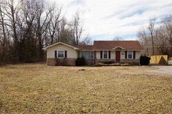 Pre-foreclosure in  Metropolis Lake Rd West Paducah, KY 42086