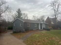 Pre-foreclosure in  Dixie Hwy Ft Mitchell, KY 41017
