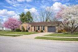 Pre-foreclosure in  Normandy Cir Versailles, KY 40383