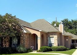 Pre-foreclosure in  Garden Oaks Dr Baton Rouge, LA 70817