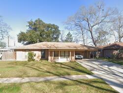 Pre-foreclosure in  Franwood Dr Baton Rouge, LA 70806