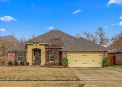 Pre-foreclosure in  Avondale Ln Bossier City, LA 71112