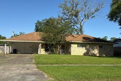 Pre-foreclosure in  Gloria Dr Baton Rouge, LA 70819