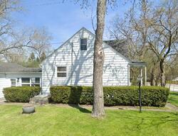 Pre-foreclosure in  Plaister Ave Lake Bluff, IL 60044