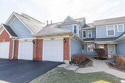  Heatherwood Dr, Schaumburg IL