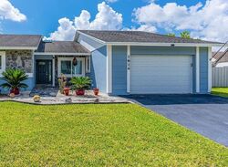 Pre-foreclosure in  N Goldeneye Ln Homestead, FL 33035