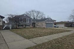  Amberly Dr, Clinton Township MI