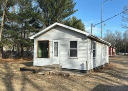Pre-foreclosure in  E Apple Ave Muskegon, MI 49442