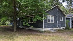 Pre-foreclosure in  Circle Dr Muskegon, MI 49442