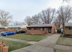 Pre-foreclosure in  Glenbrook St Saint Clair Shores, MI 48082