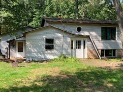 Pre-foreclosure in  Roanoke Ct Nw Dalbo, MN 55017