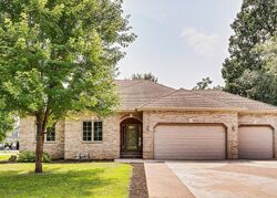 Pre-foreclosure in  Golden Oaks Cir North Branch, MN 55056