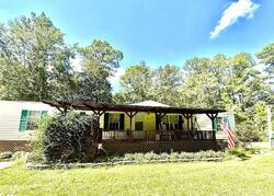 Pre-foreclosure in  Petunia St Gautier, MS 39553