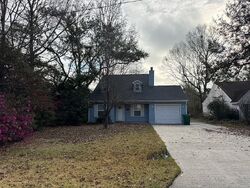 Pre-foreclosure in  Honomu Pl Diamondhead, MS 39525