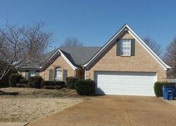 Pre-foreclosure in  Hickory Dr Olive Branch, MS 38654