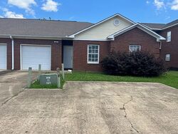 Pre-foreclosure in  Kirk Cauldy Dr Starkville, MS 39759