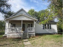 Pre-foreclosure in  W PRAIRIE ST Cameron, MO 64429