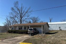 Pre-foreclosure in  Edwards St Perryville, MO 63775