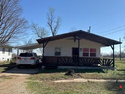 Pre-foreclosure in  Dayton St Bernie, MO 63822