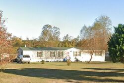 Pre-foreclosure in  Boney Rd Rose Hill, NC 28458